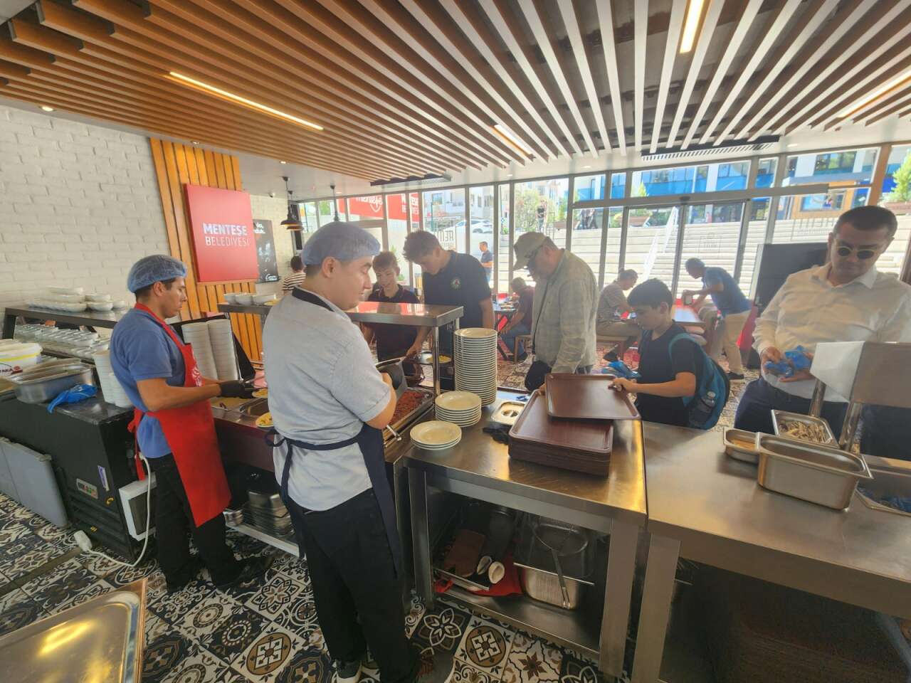 Muğla’da 4 Çeşit Yemek İçin Uzun Kuyruklar: Kent Lokantası 21 Günde 21 Bin Kişiye Hizmet Verdi 3